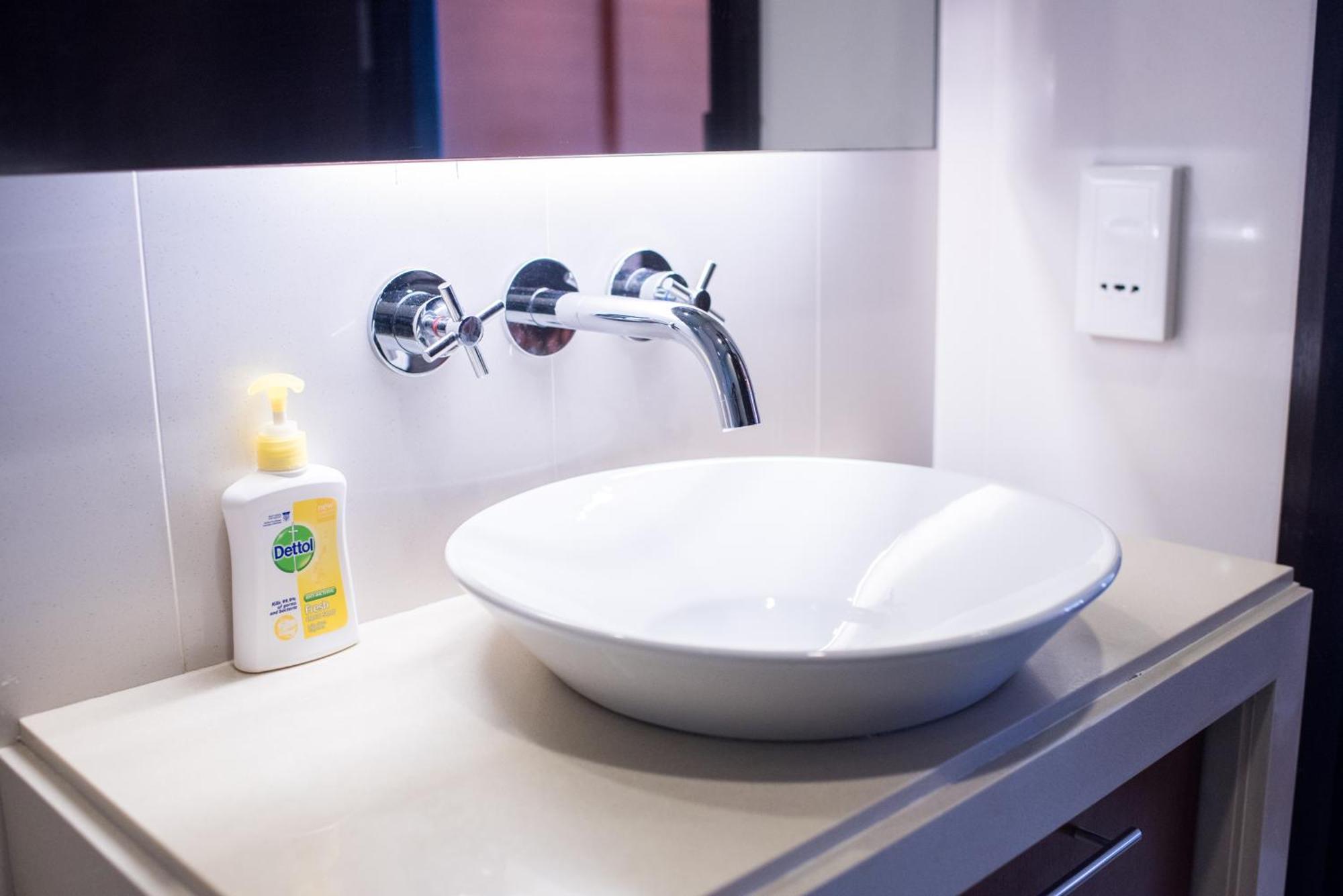 The Suites At Waterside Straits Quay By Plush Bagan Jermal ภายนอก รูปภาพ