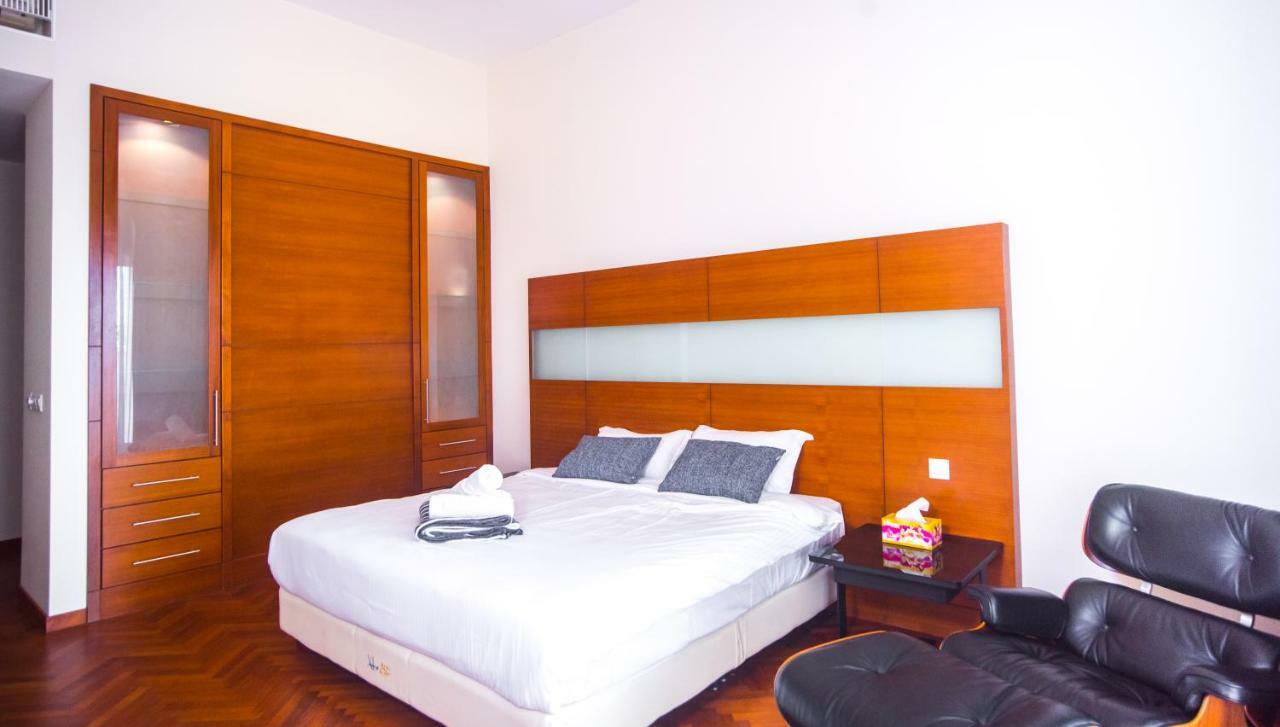 The Suites At Waterside Straits Quay By Plush Bagan Jermal ภายนอก รูปภาพ